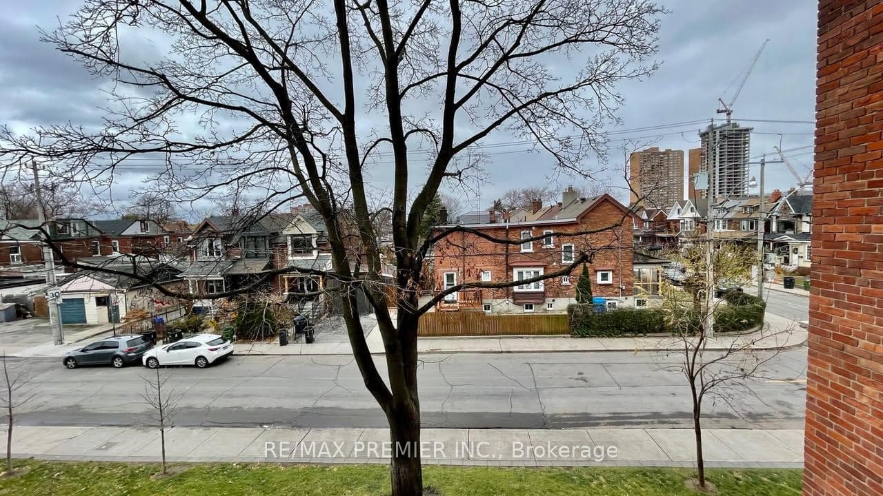 243 Perth Avenue Unit 210 photo 19