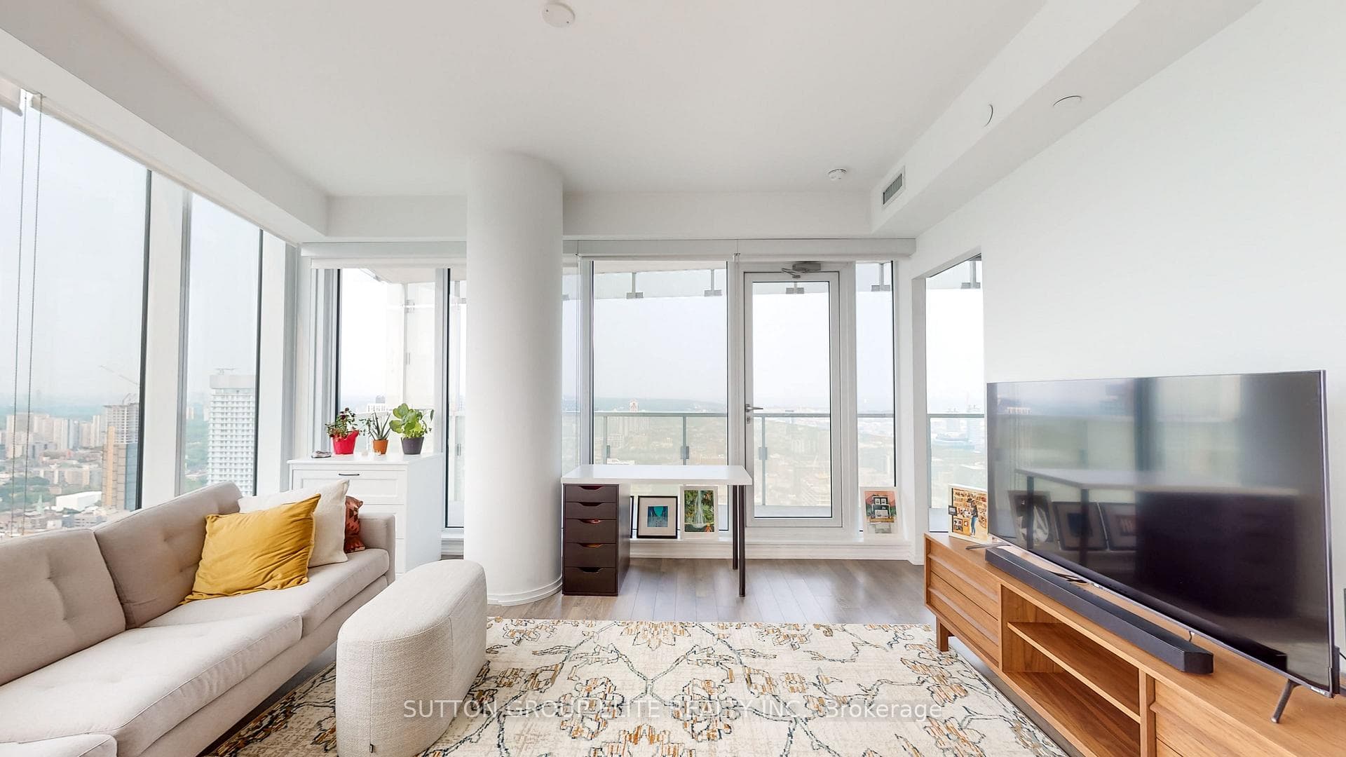 197 YONGE Street Unit 4902 photo 16