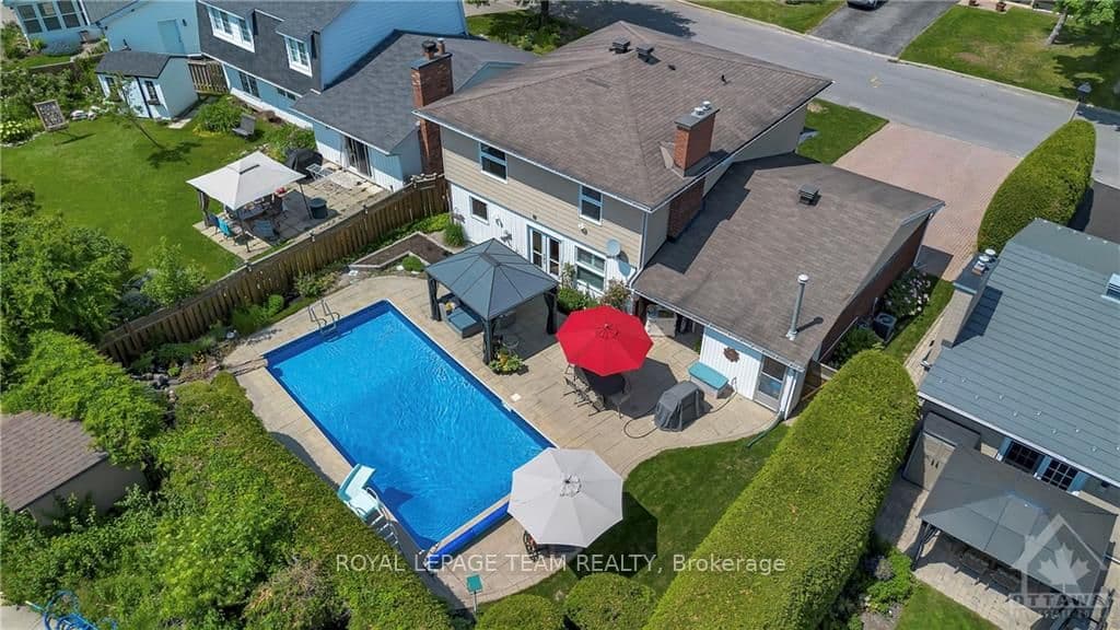 1690 AMBERDALE Crescent photo 30