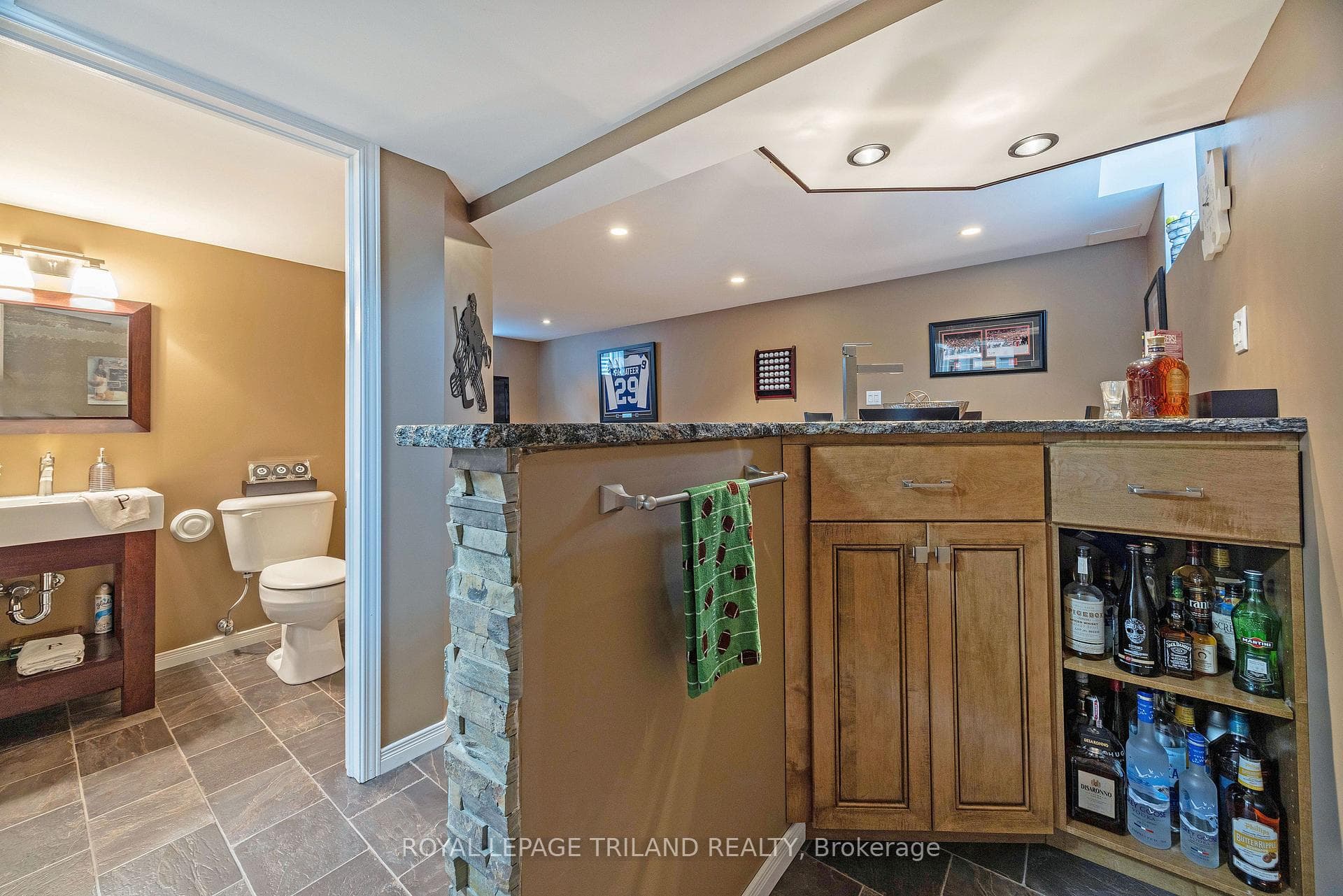 875 Fieldgate Circle photo 24
