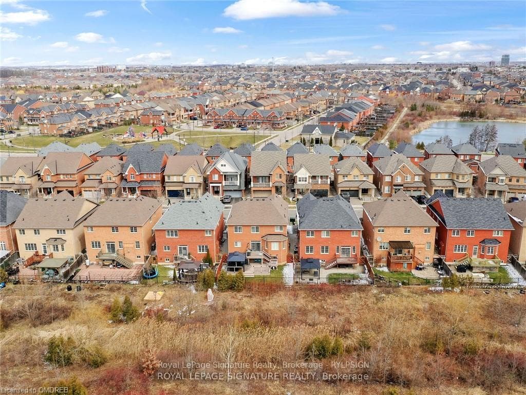 590 NAIRN Circle photo 32