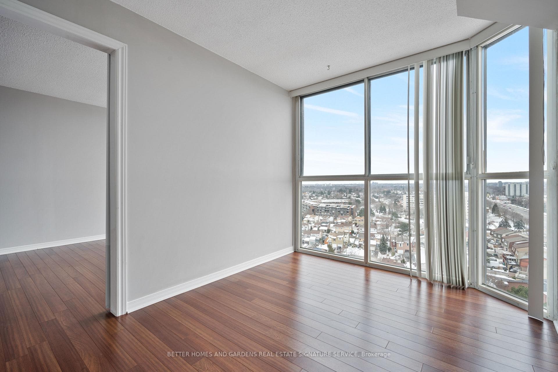 880 Dundas Street Unit 1408 photo 15