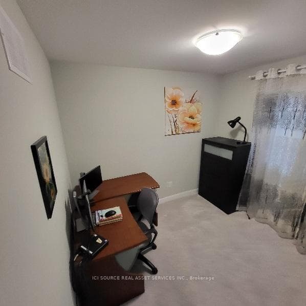1018 Speedvale Court photo 8
