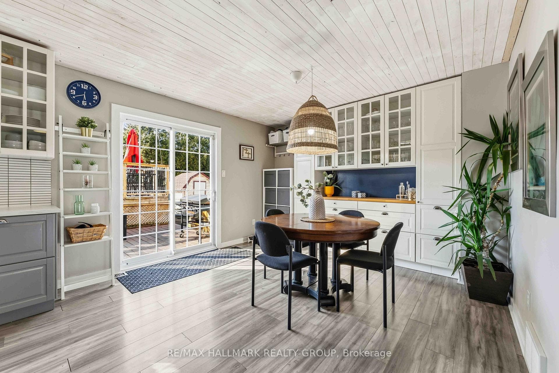 1091 Burgundy Lane photo 7