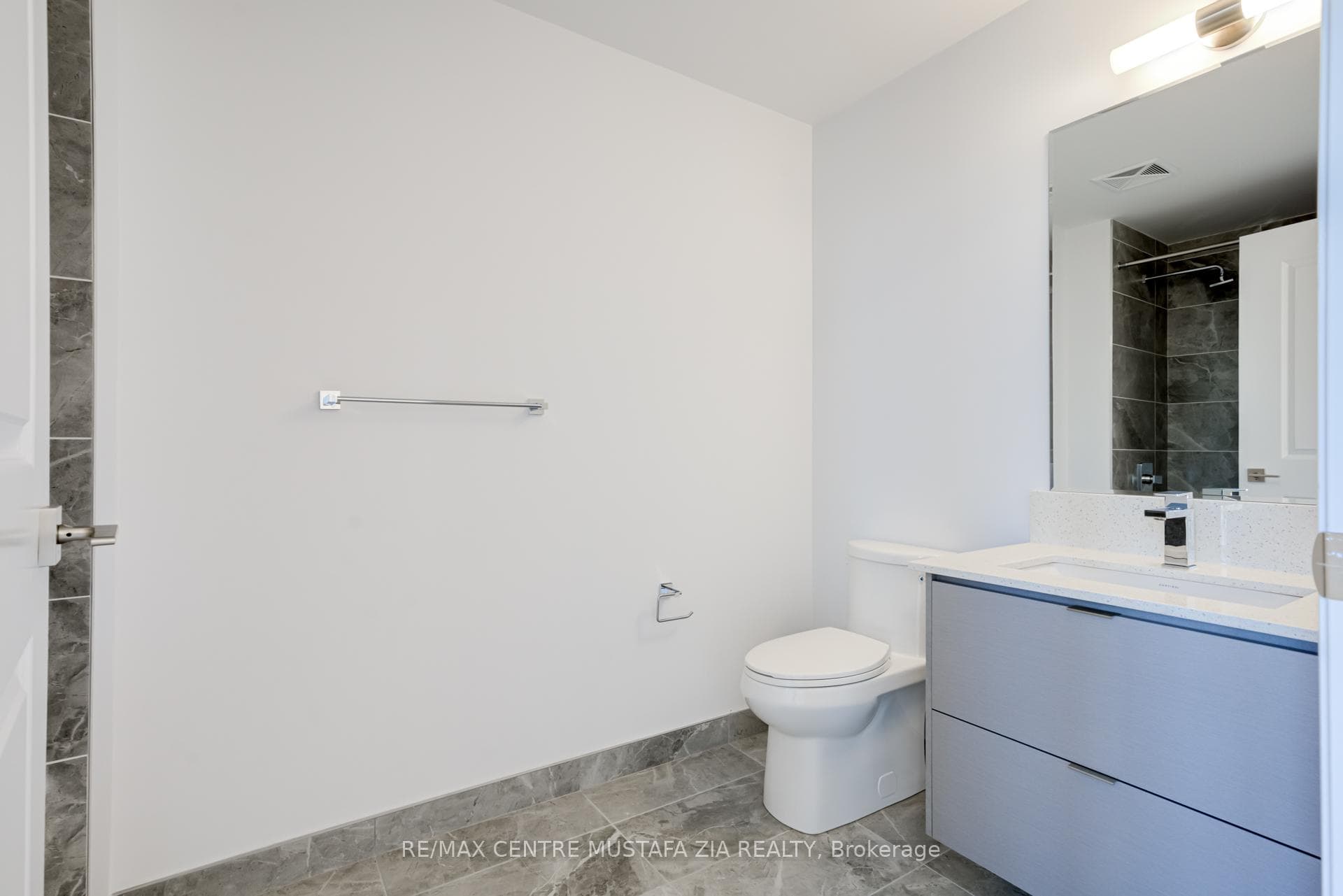 30 Elm Drive Unit 1003 photo 16
