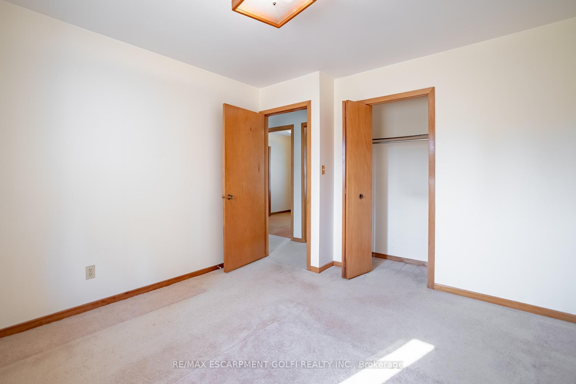 38 Linlake Drive photo 17