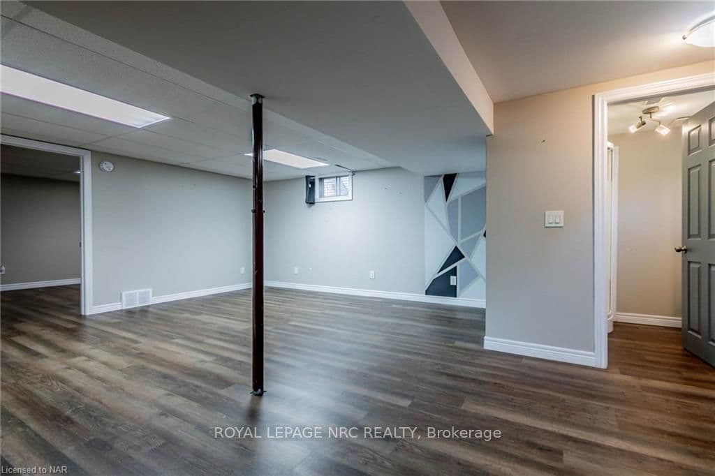 89 ALLAN Drive photo 24