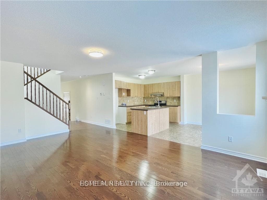 651 Clearbrook Drive photo 6