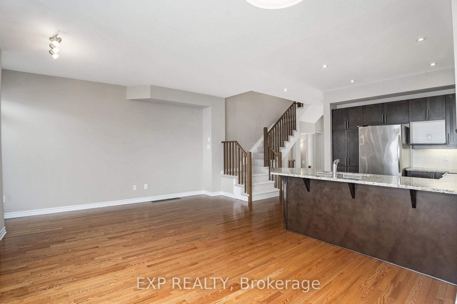 349 Ardmore Street photo 8