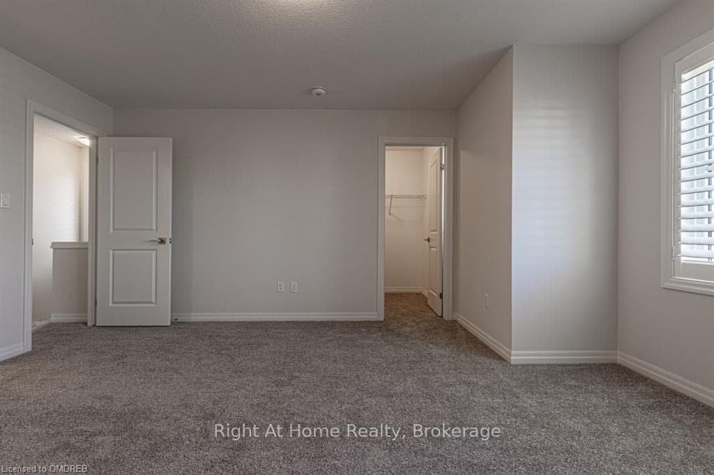 34 RENAISSANCE Drive photo 12