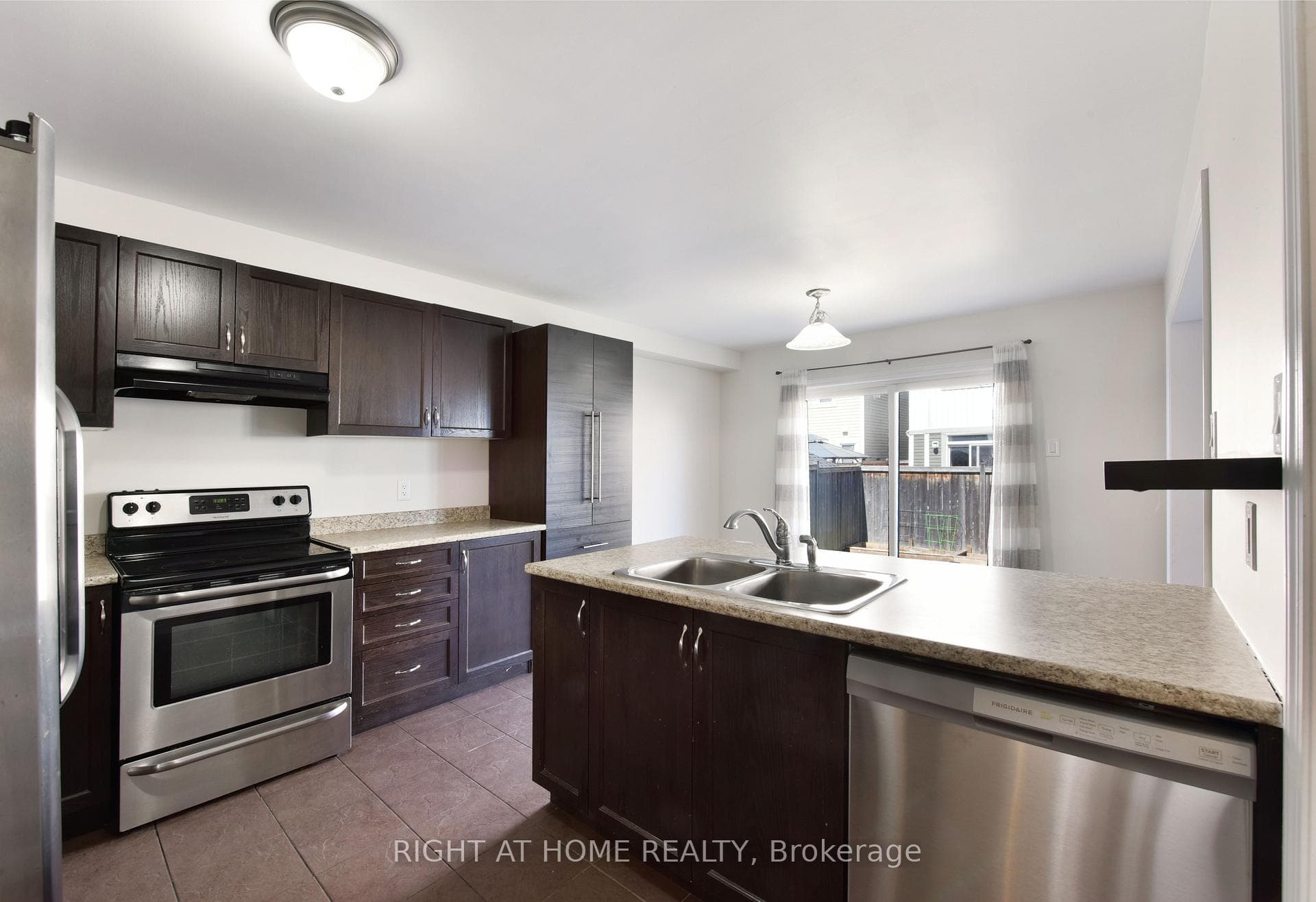 348 GALLANTRY Way photo 11