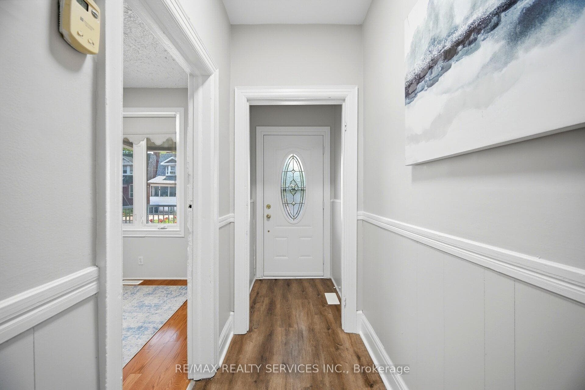 1147 Dufferin Street photo 3