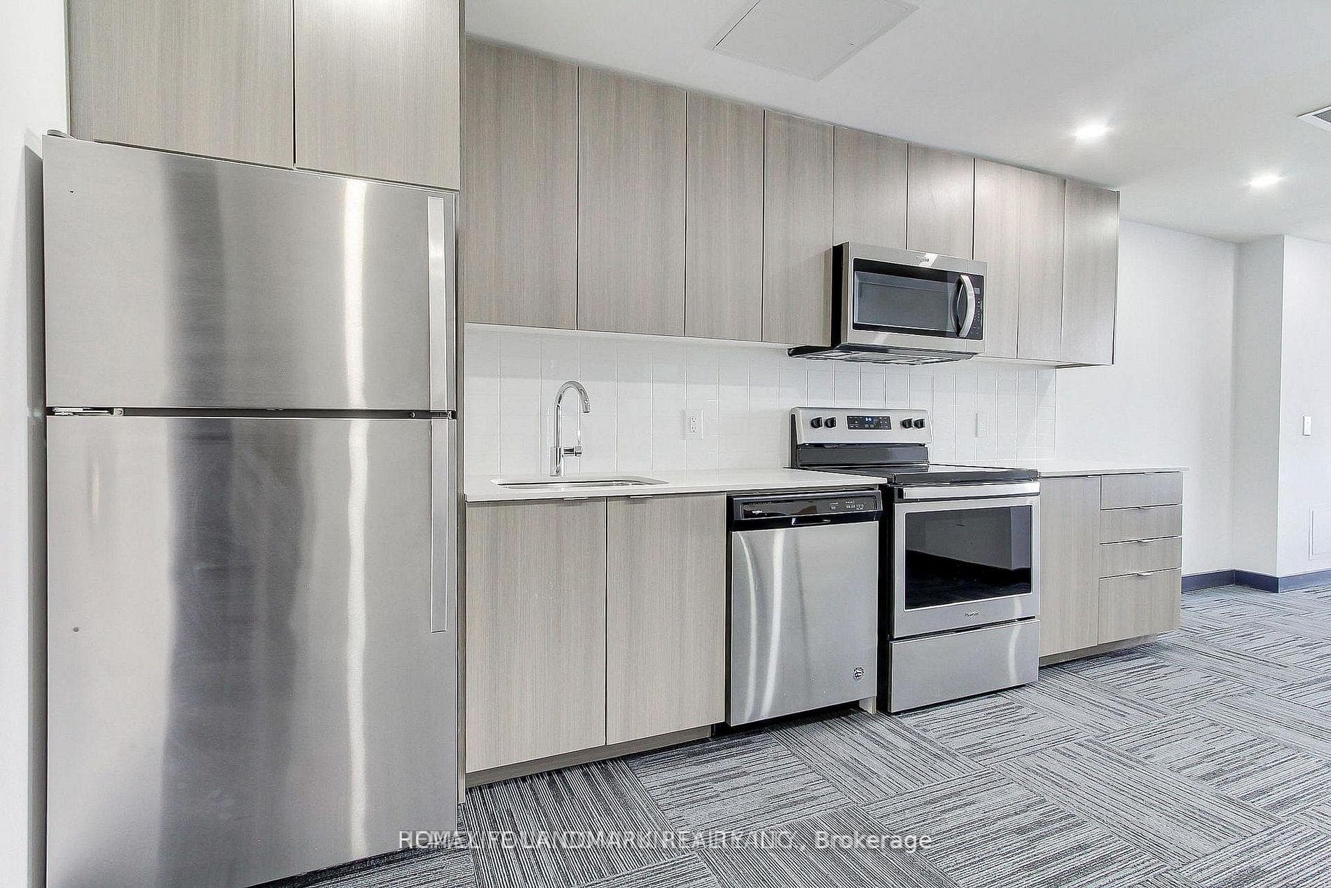 3237 Bayview Avenue Unit 307 photo 16