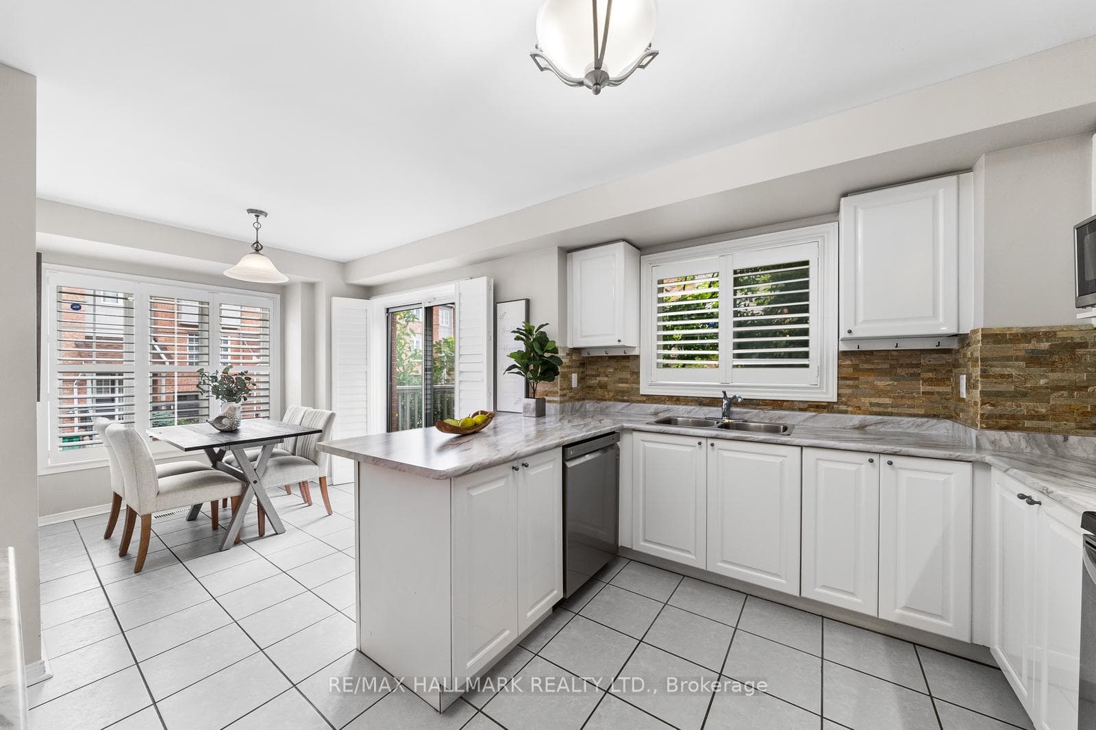 2398 Britannia Road Unit 61 photo 10