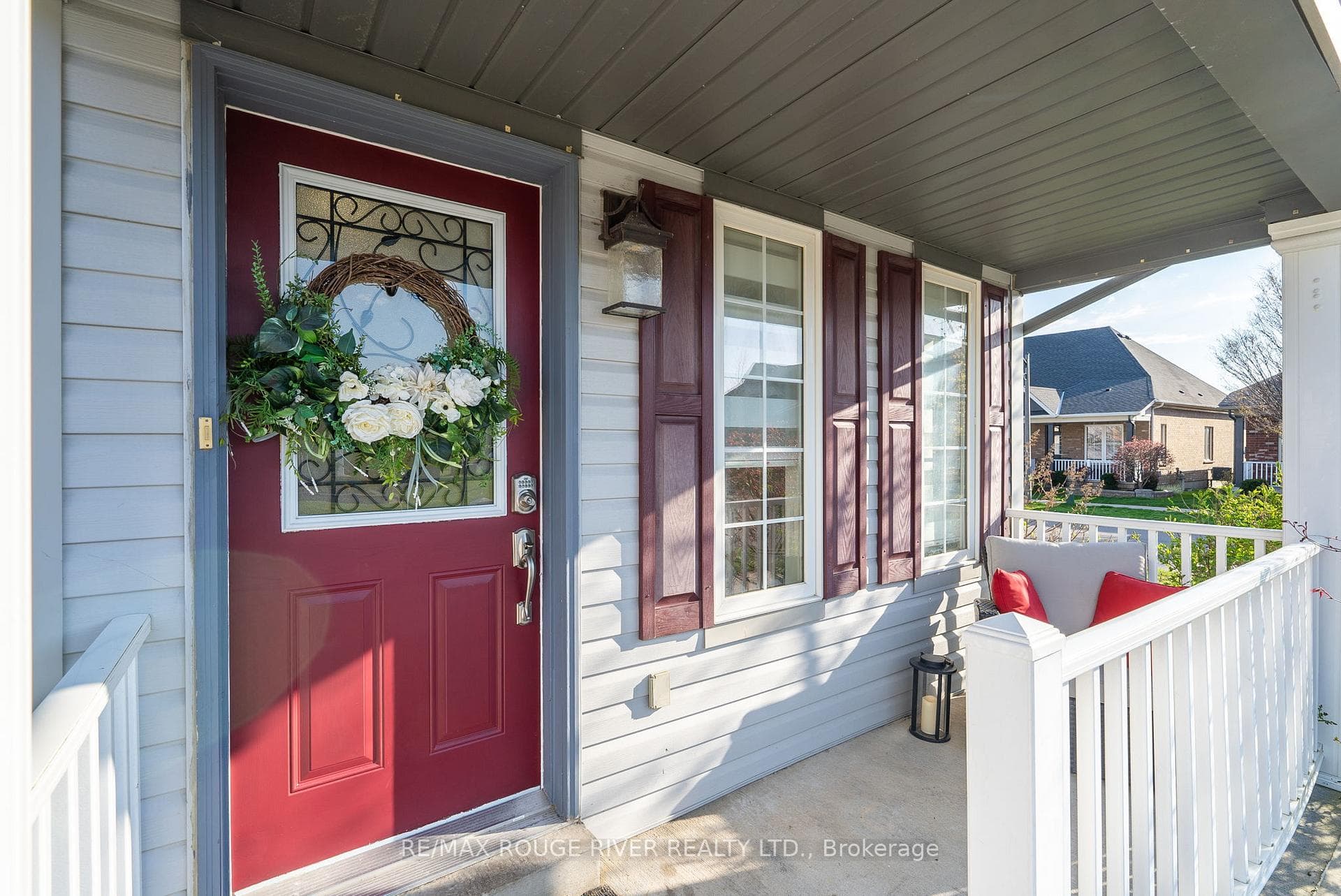 94 Donlevy Crescent photo 2