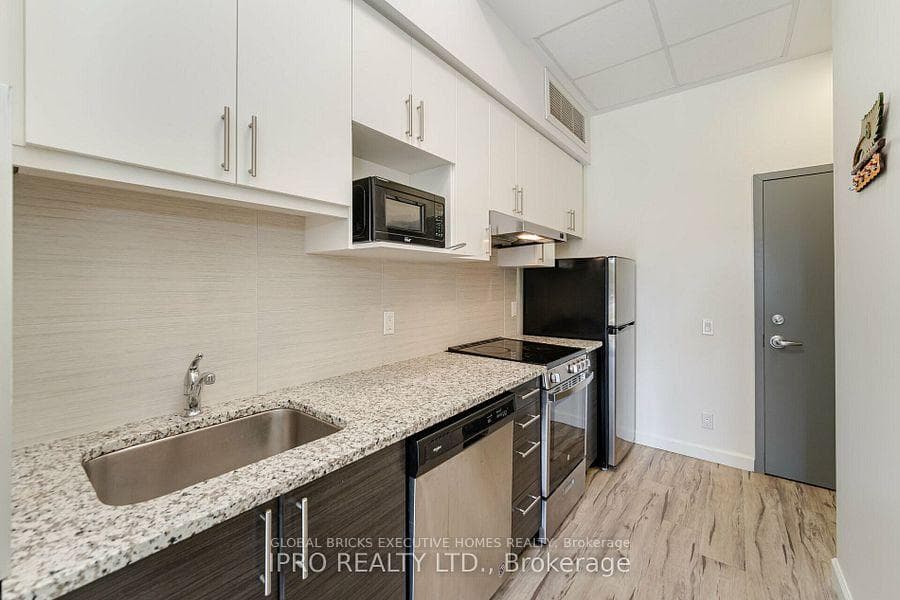 77 Leland Street Unit 402 photo 6