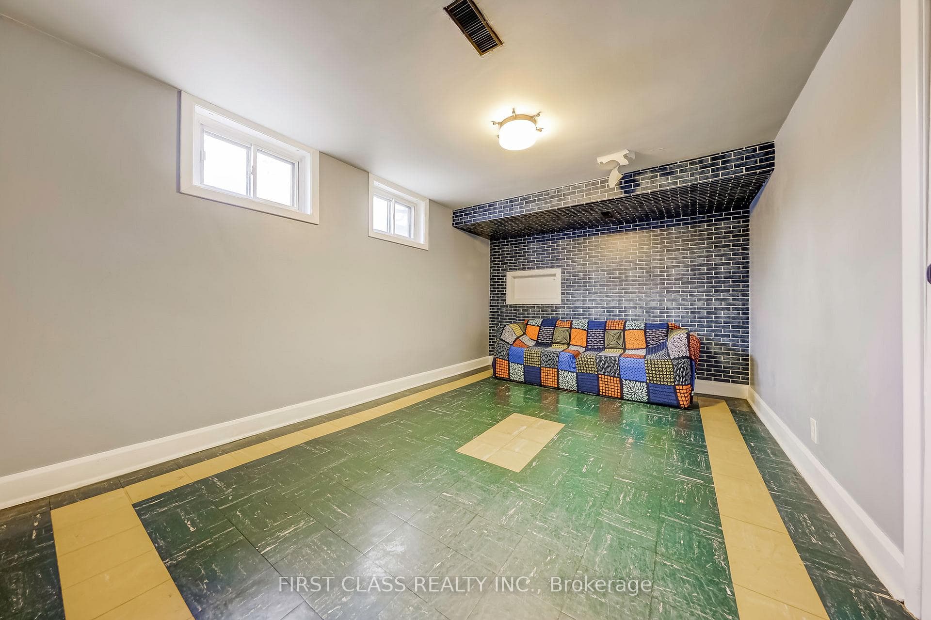 179 Martin Street photo 25