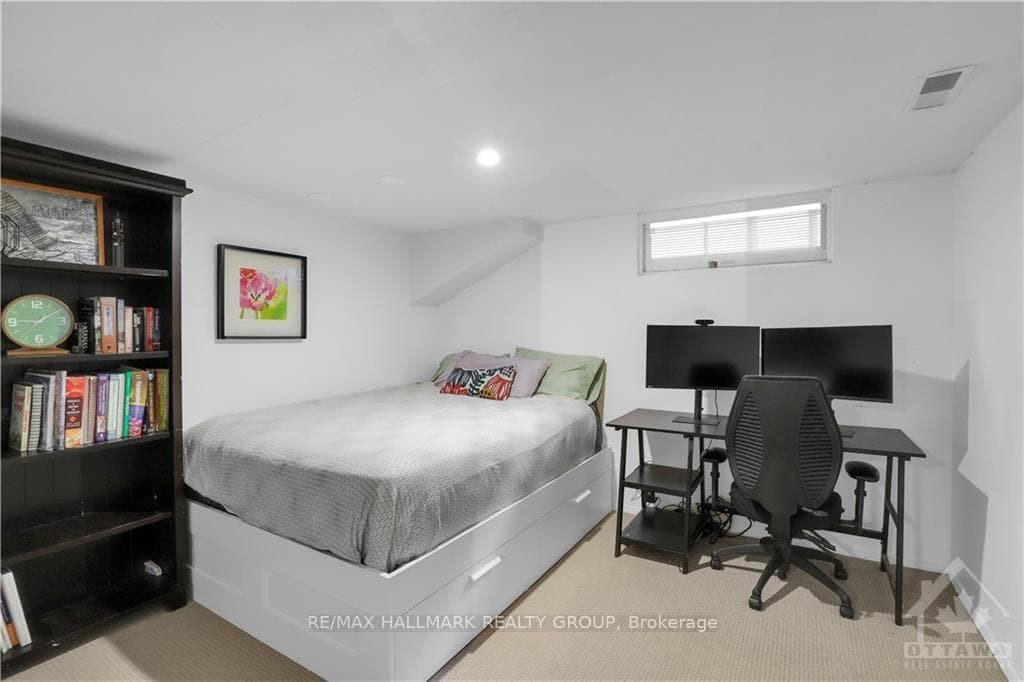 1038 CROMWELL Drive photo 24