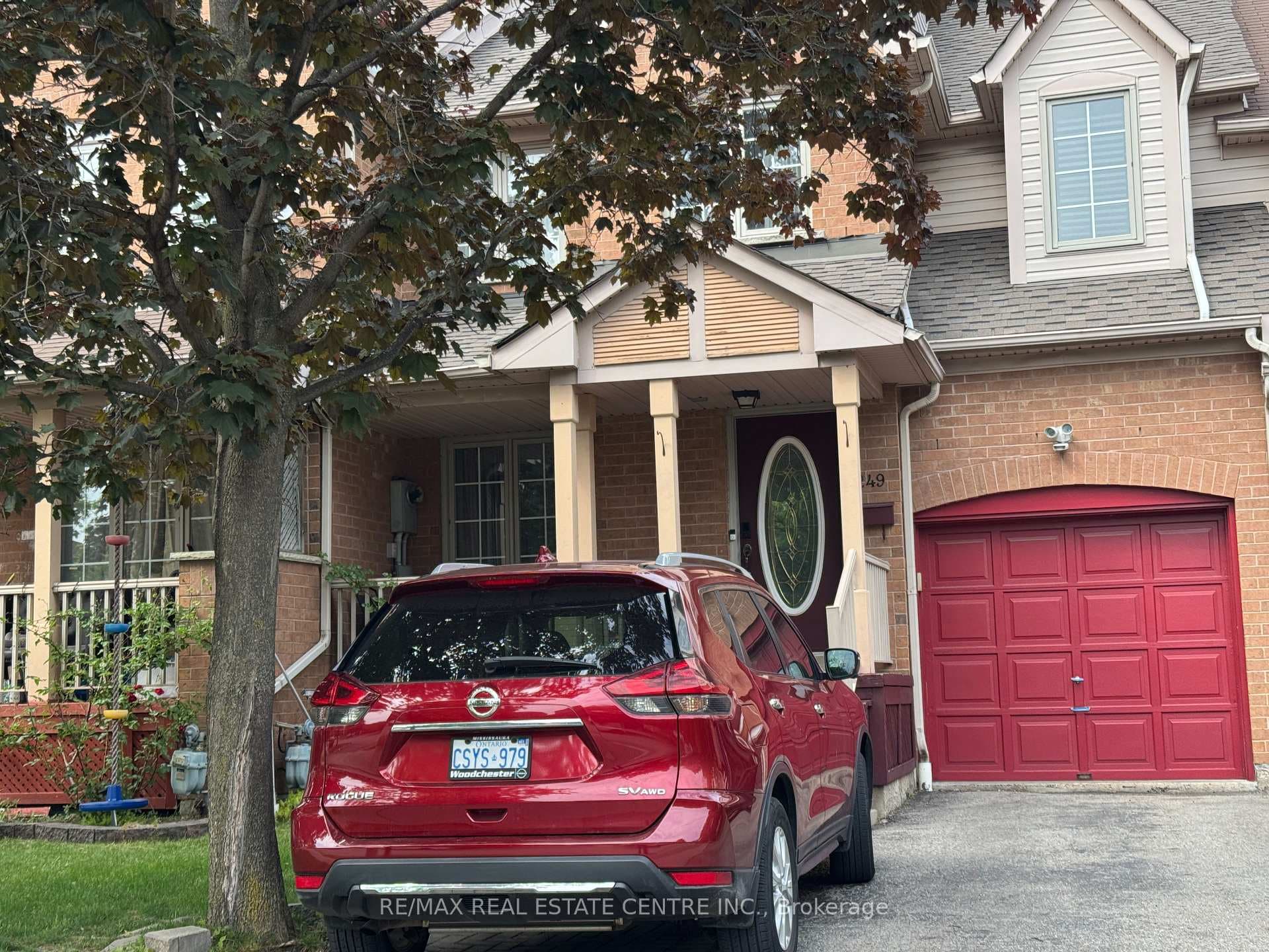 5249 Fair Ford Crescent photo 2