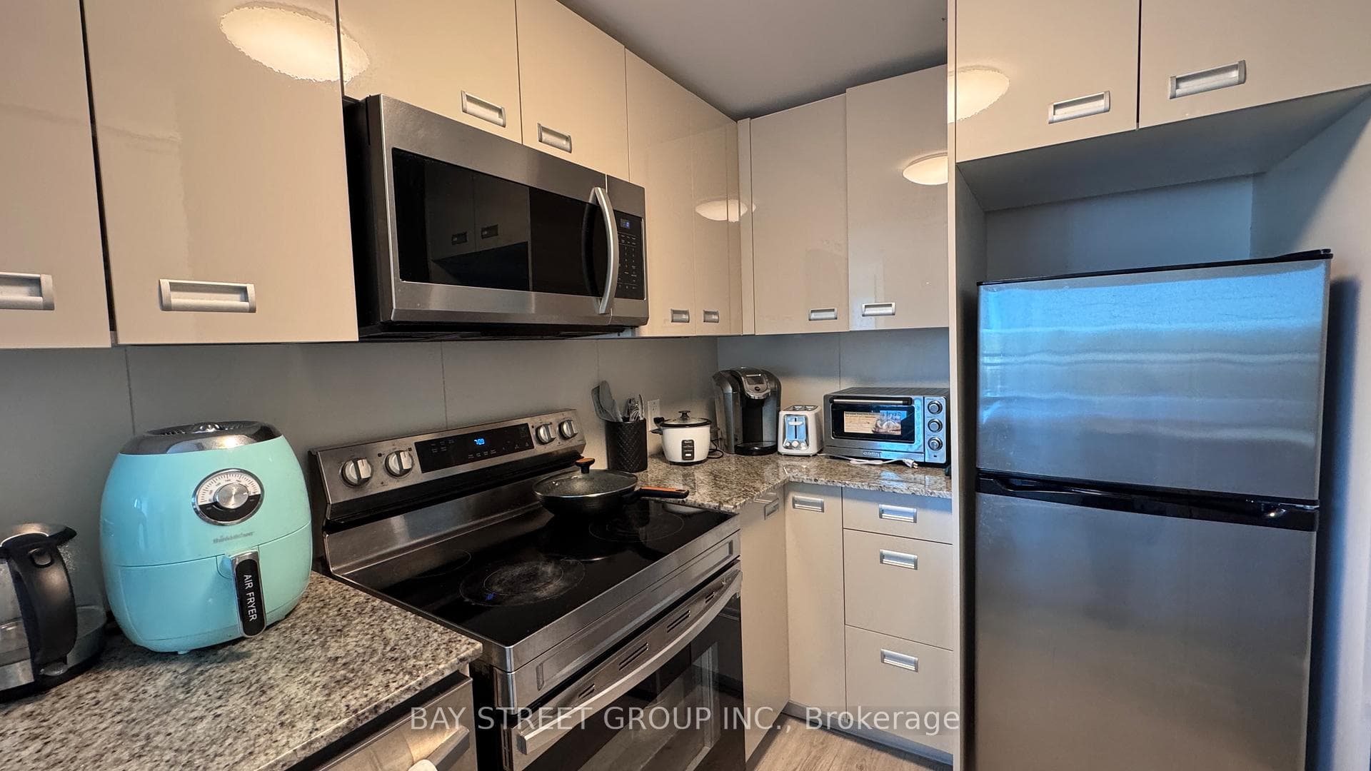 652 Princess Street Unit 813 photo 18