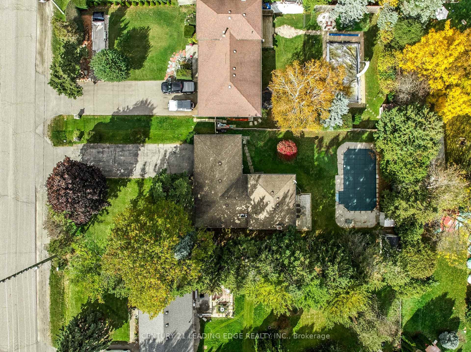 63 Lakeridge Road photo 3