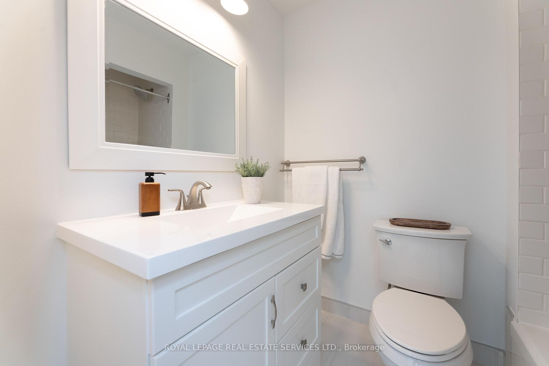 104 Duvernet Avenue photo 23