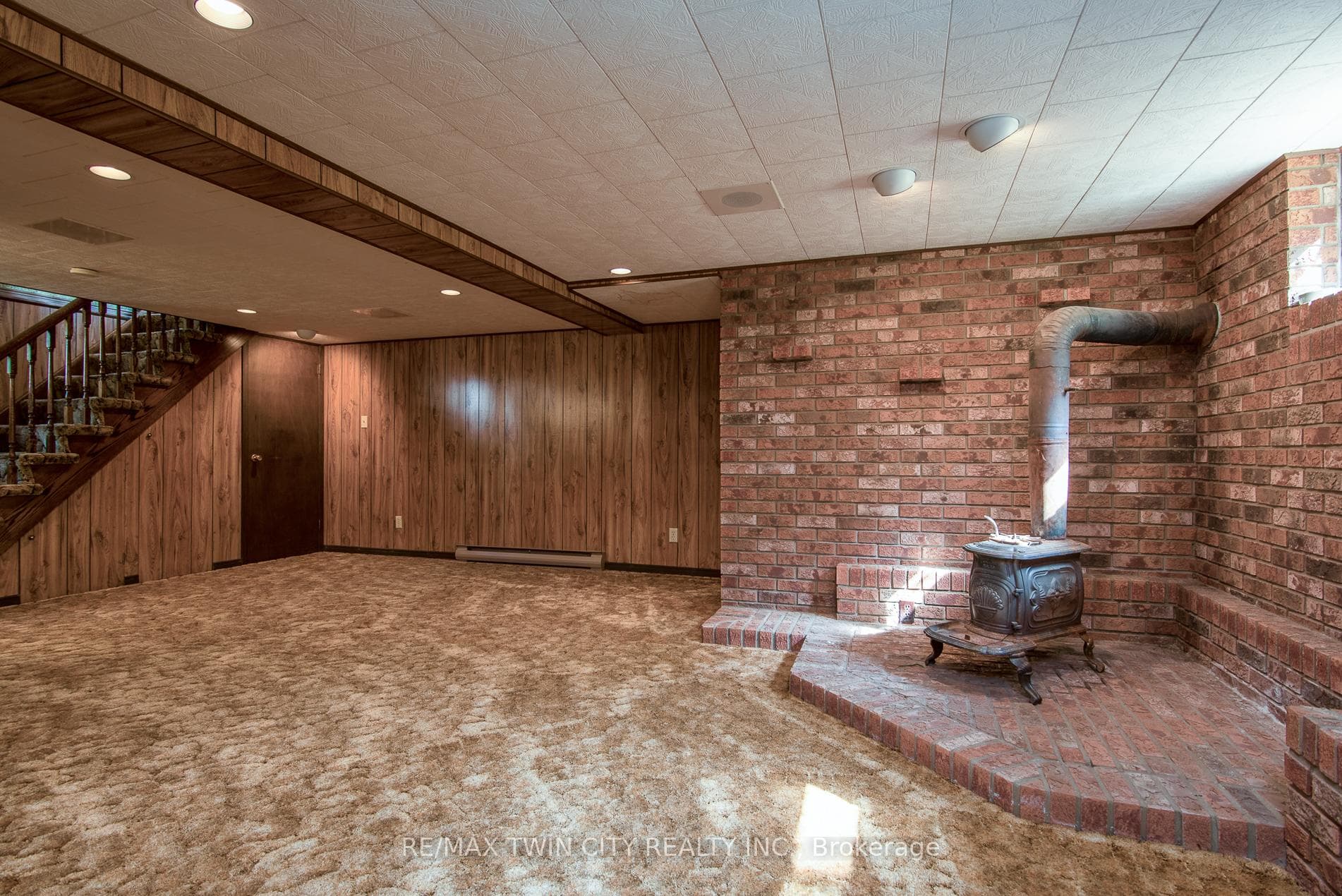 401 Huron Street photo 27