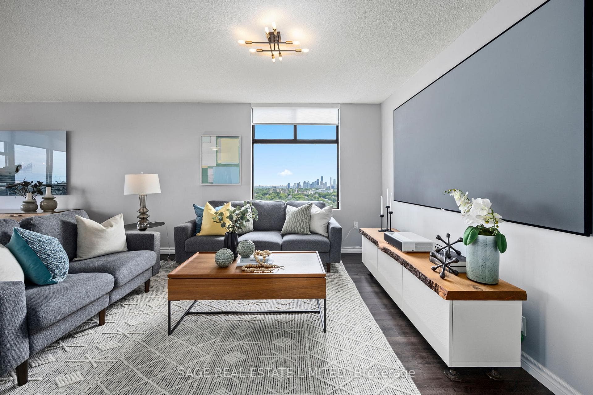 135 Marlee Avenue Unit 2405 photo 4