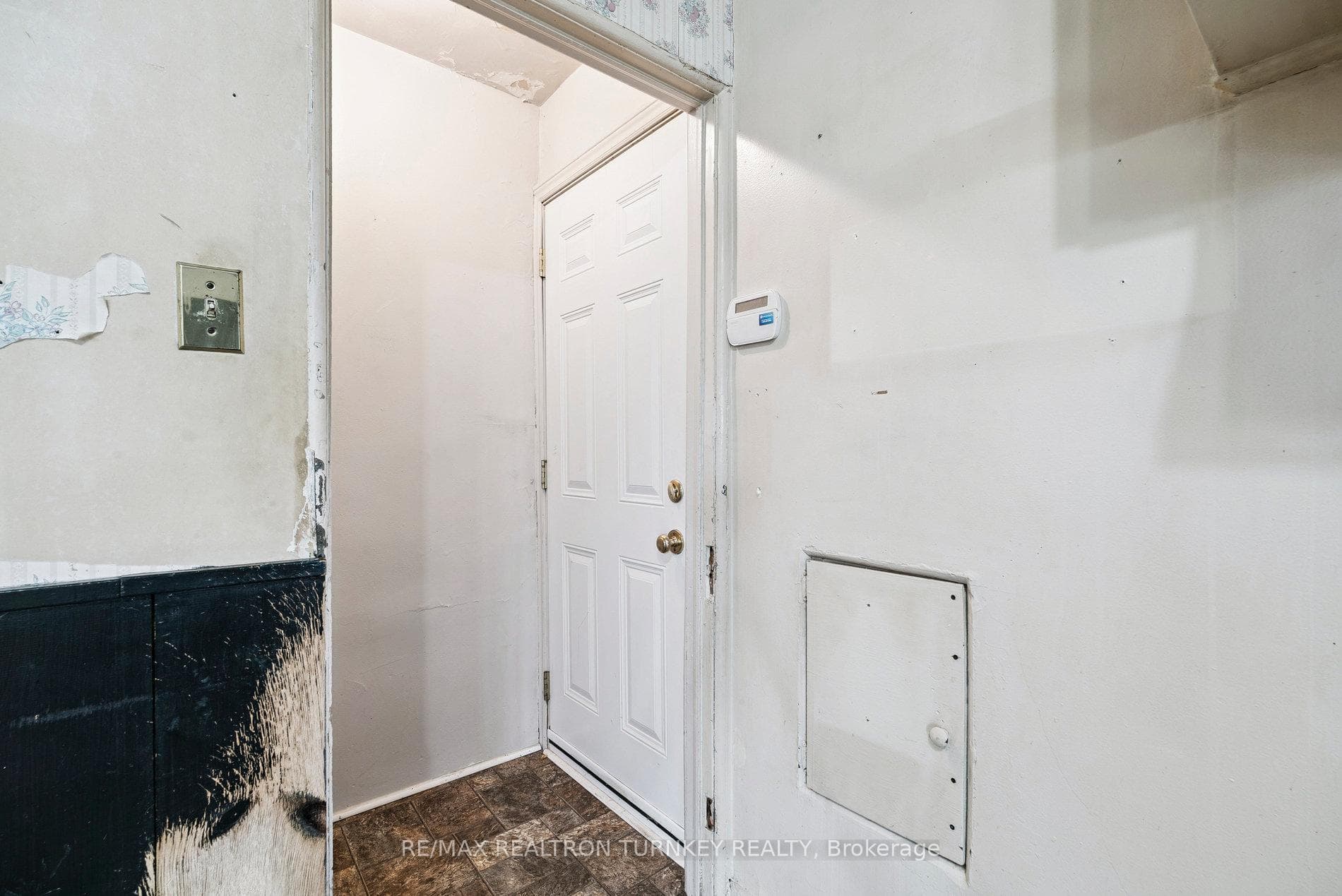 Separate Entrance to the lower level