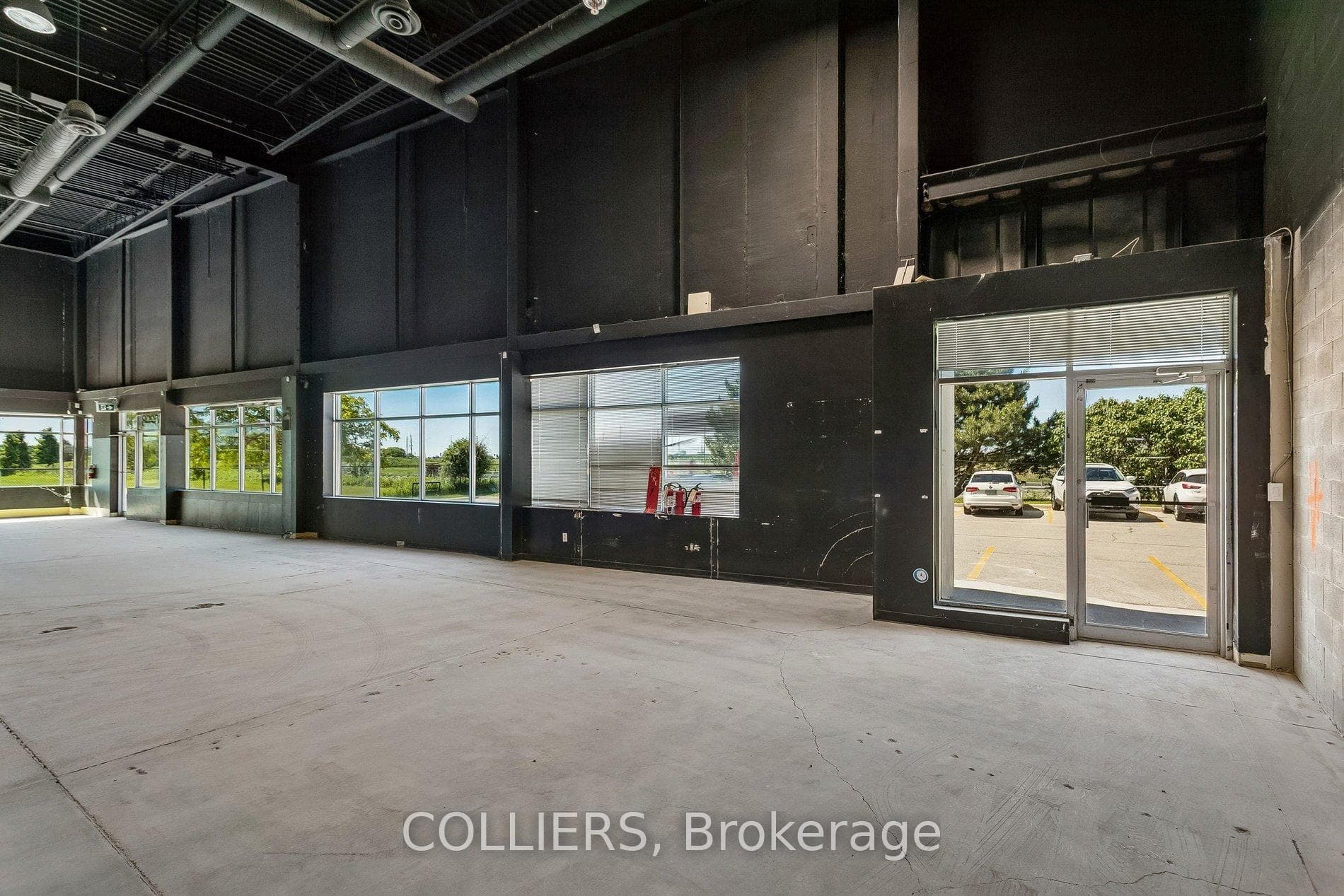 4020B Sladeview Crescent Unit 6 photo 3