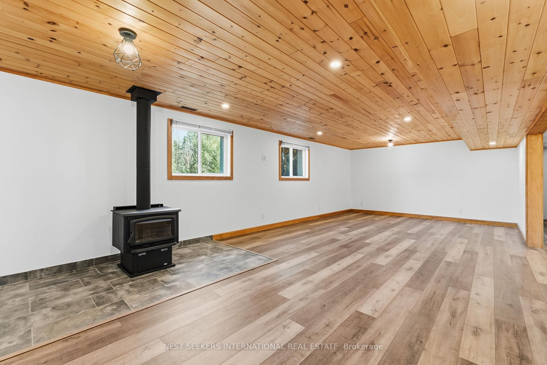 3184 Ravenscliffe Road photo 23