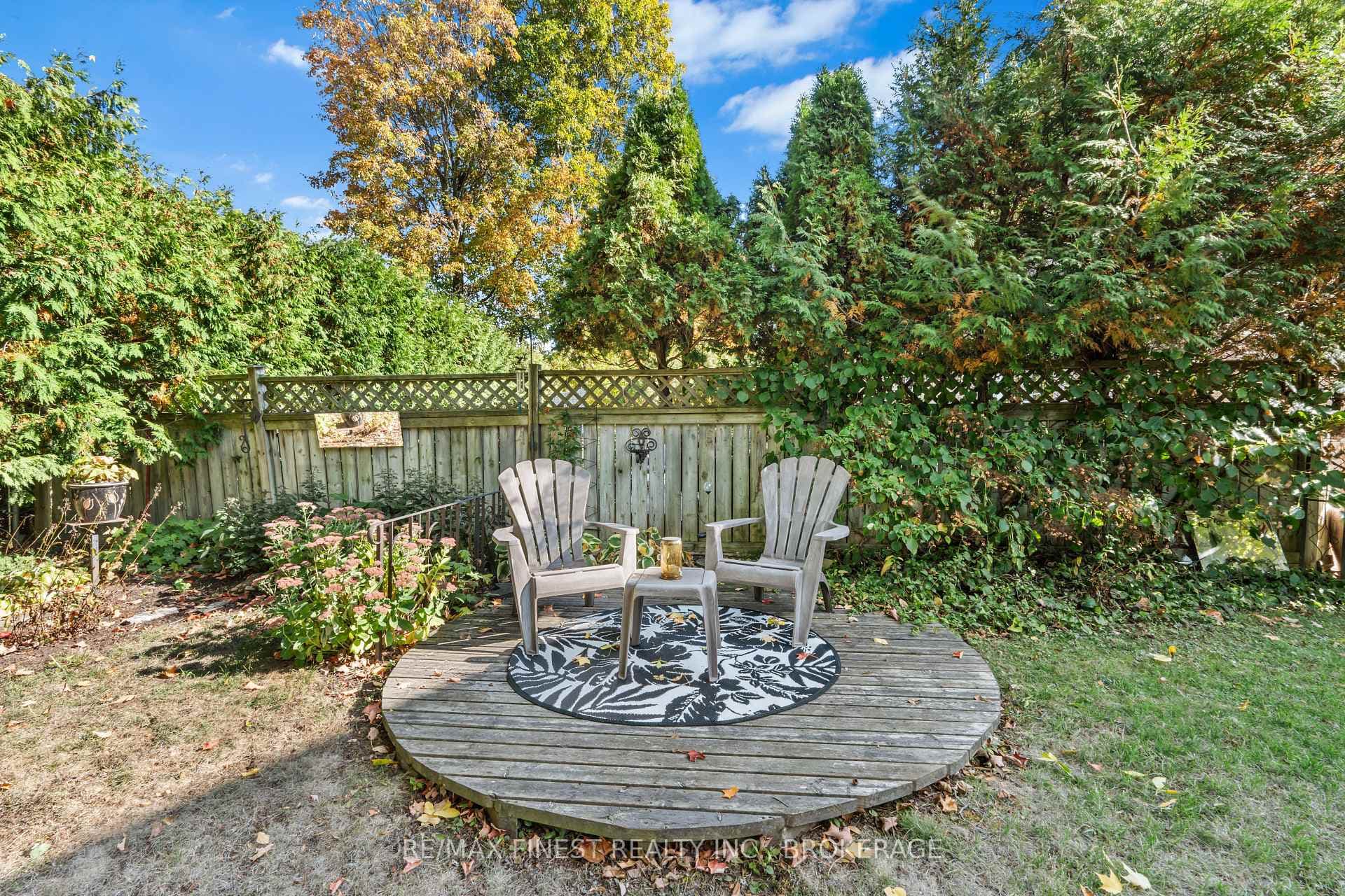 550 Rankin Crescent photo 49