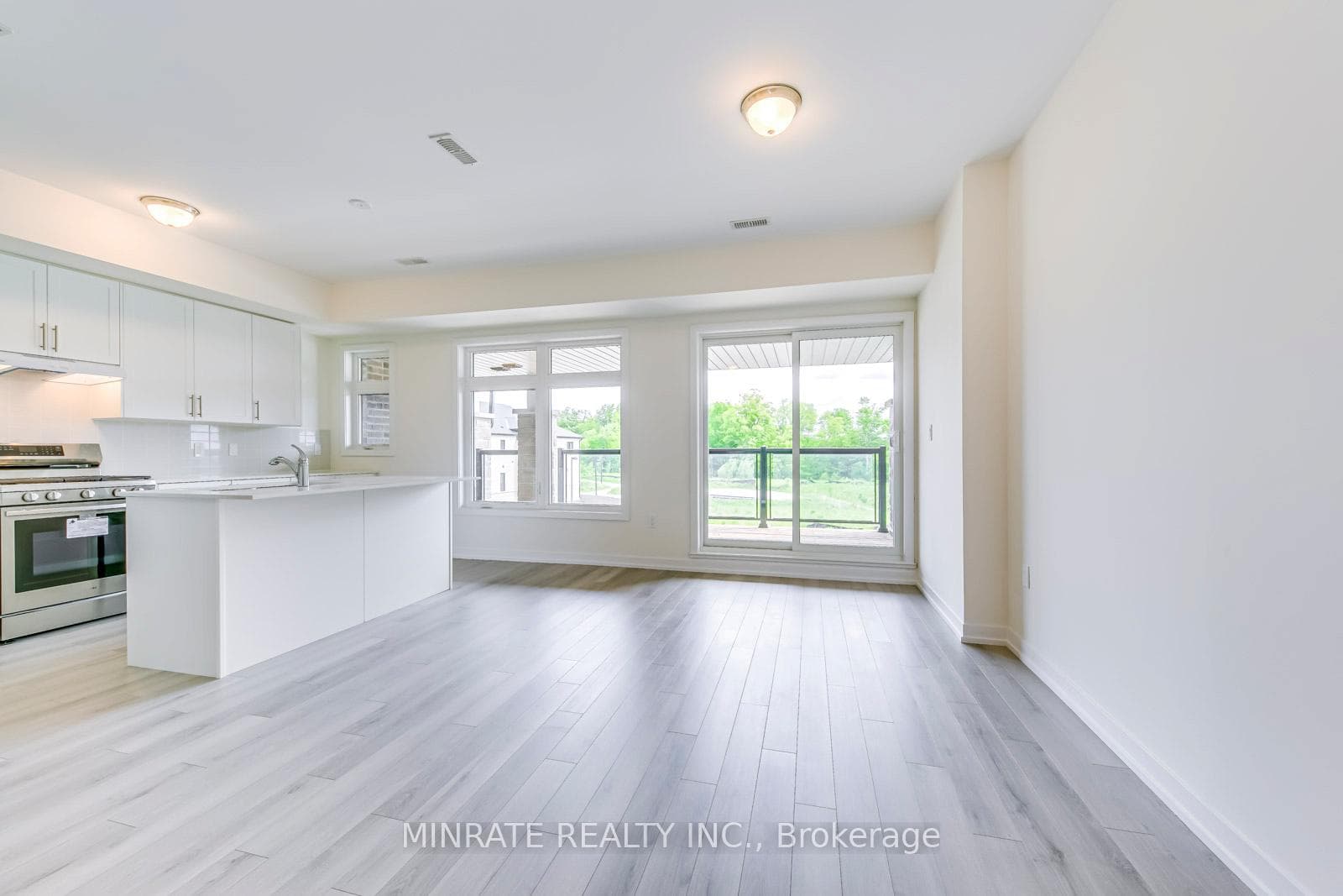 1544 Wellwood Terrace photo 6