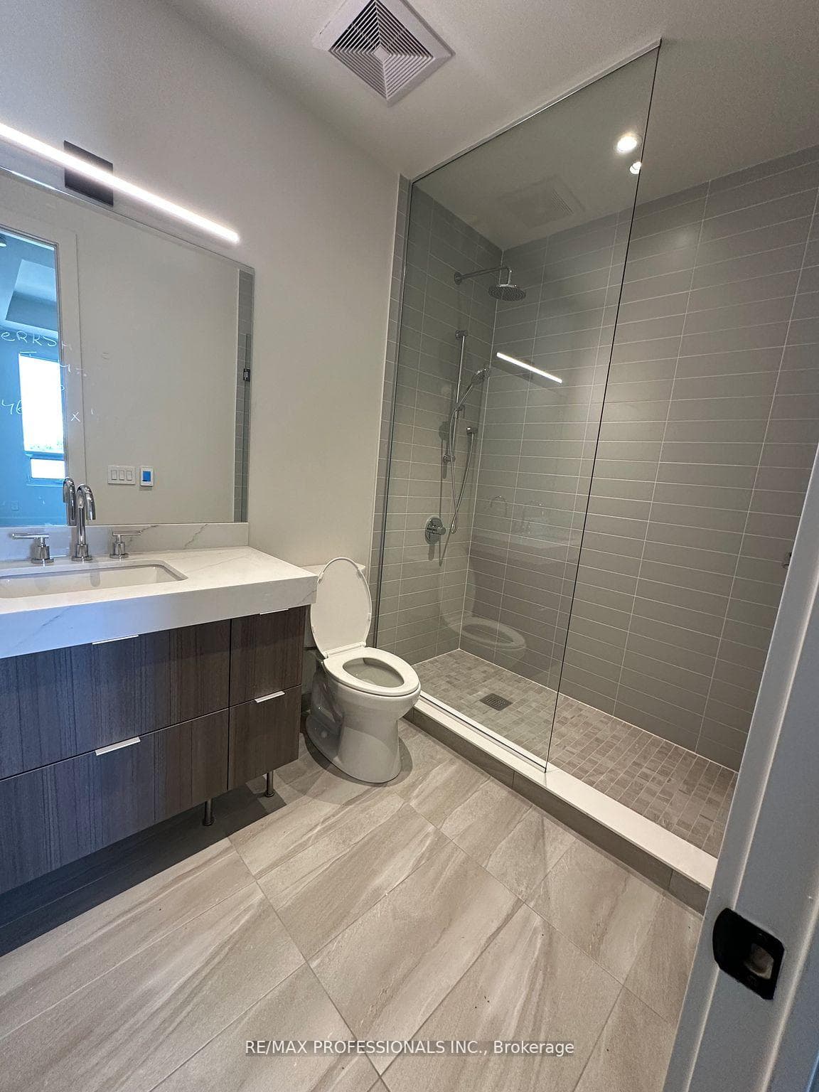 123 Maurice Drive Unit 410 photo 10