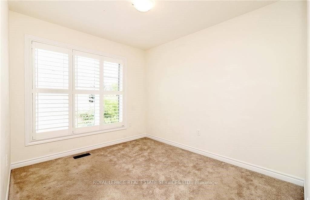 383 Dundas Street Unit 11 photo 9