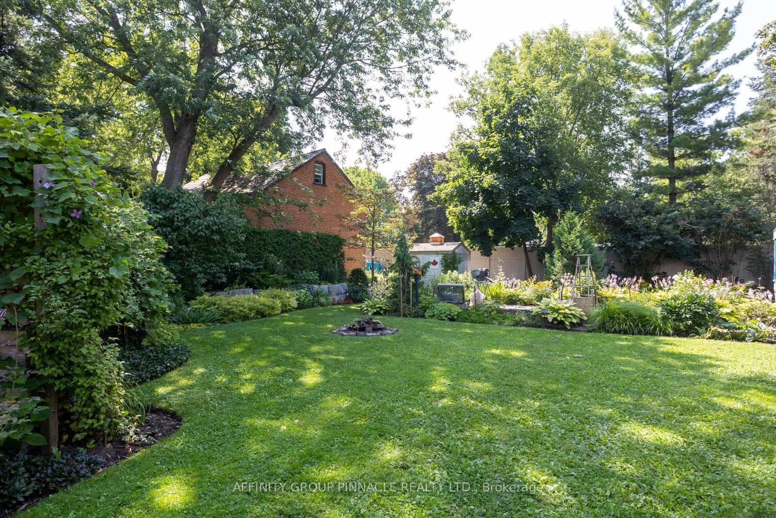 367 Bay Street photo 31