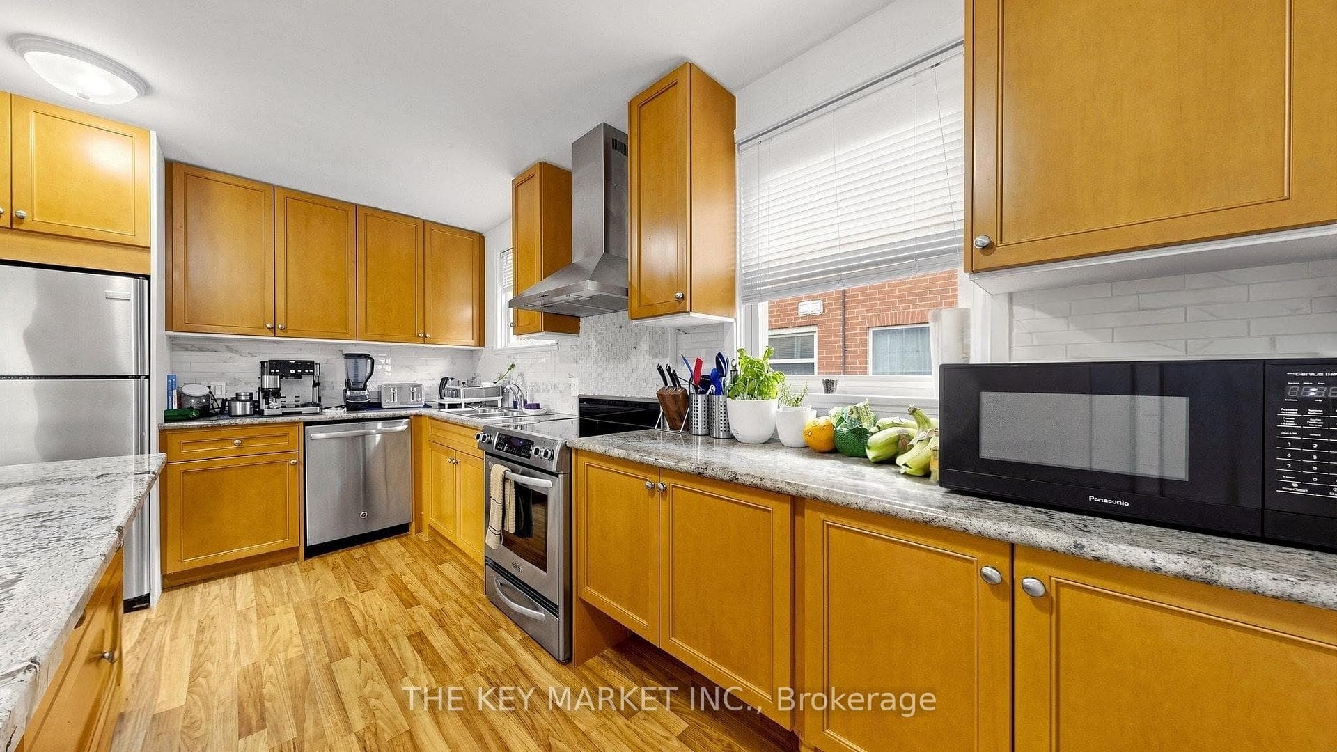 209 St Clements Avenue photo 27