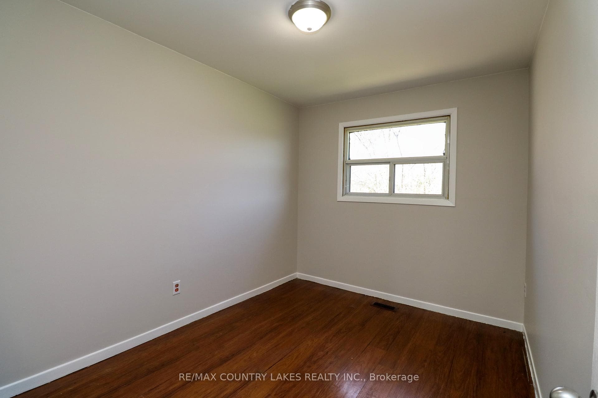 25035/7 Maple Beach Road photo 13