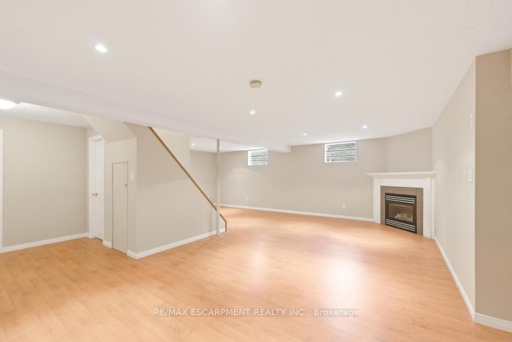80 Lister Avenue photo 20