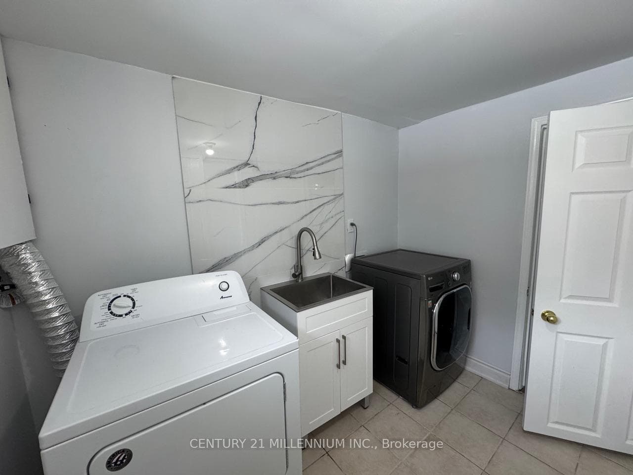 43 Farmington Drive Unit Lower photo 23