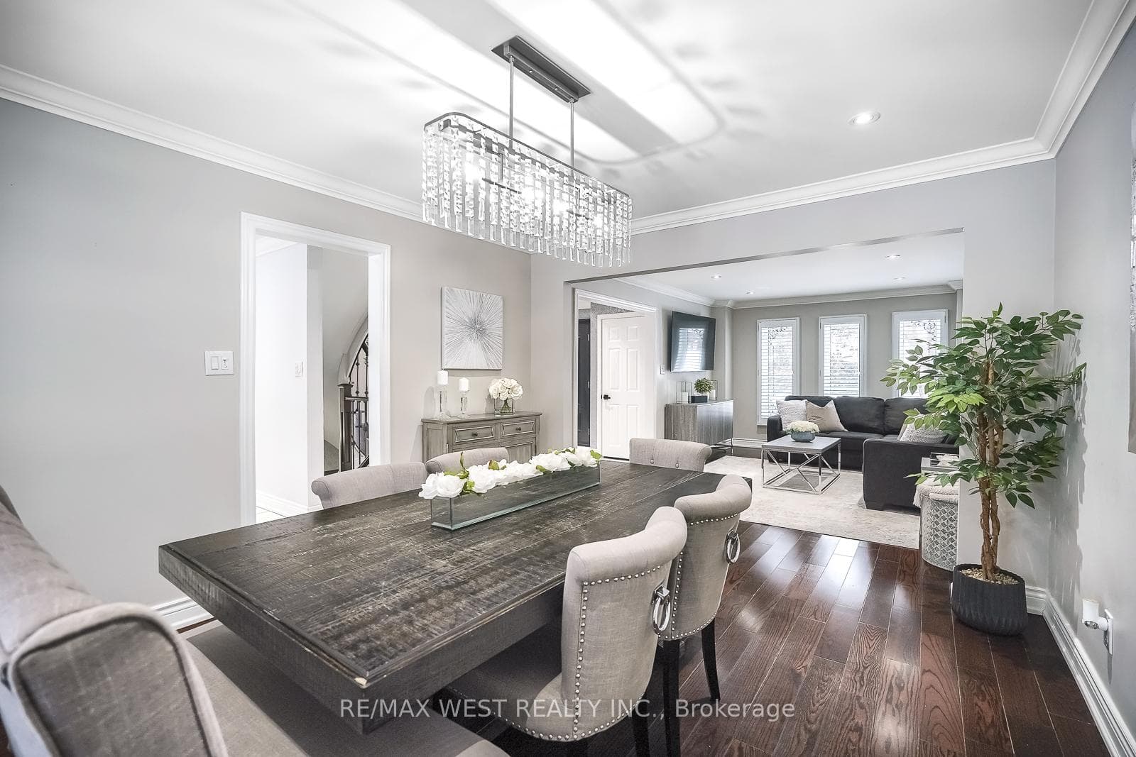 154 Ellis Avenue photo 11