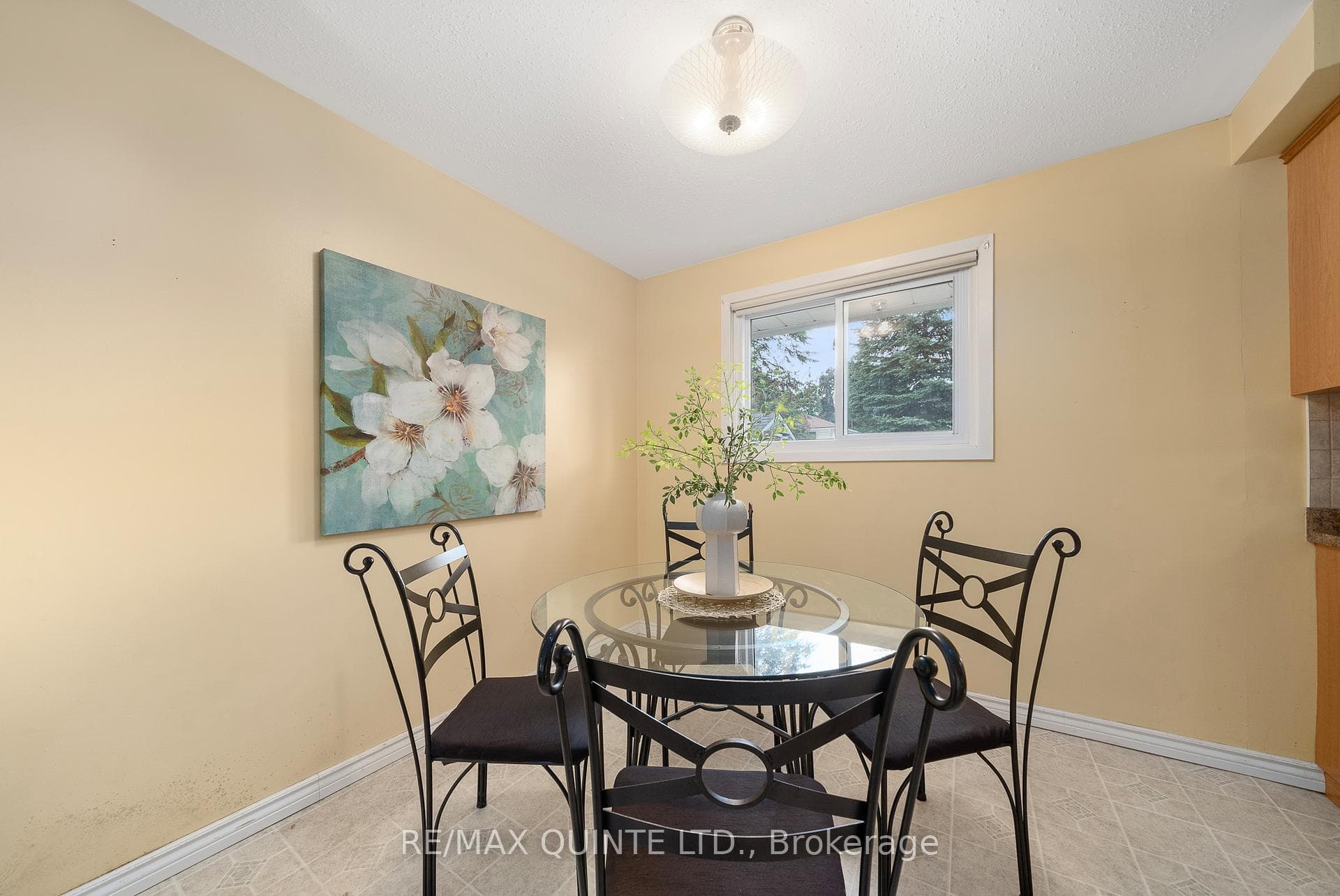29 Lexington Crescent photo 20