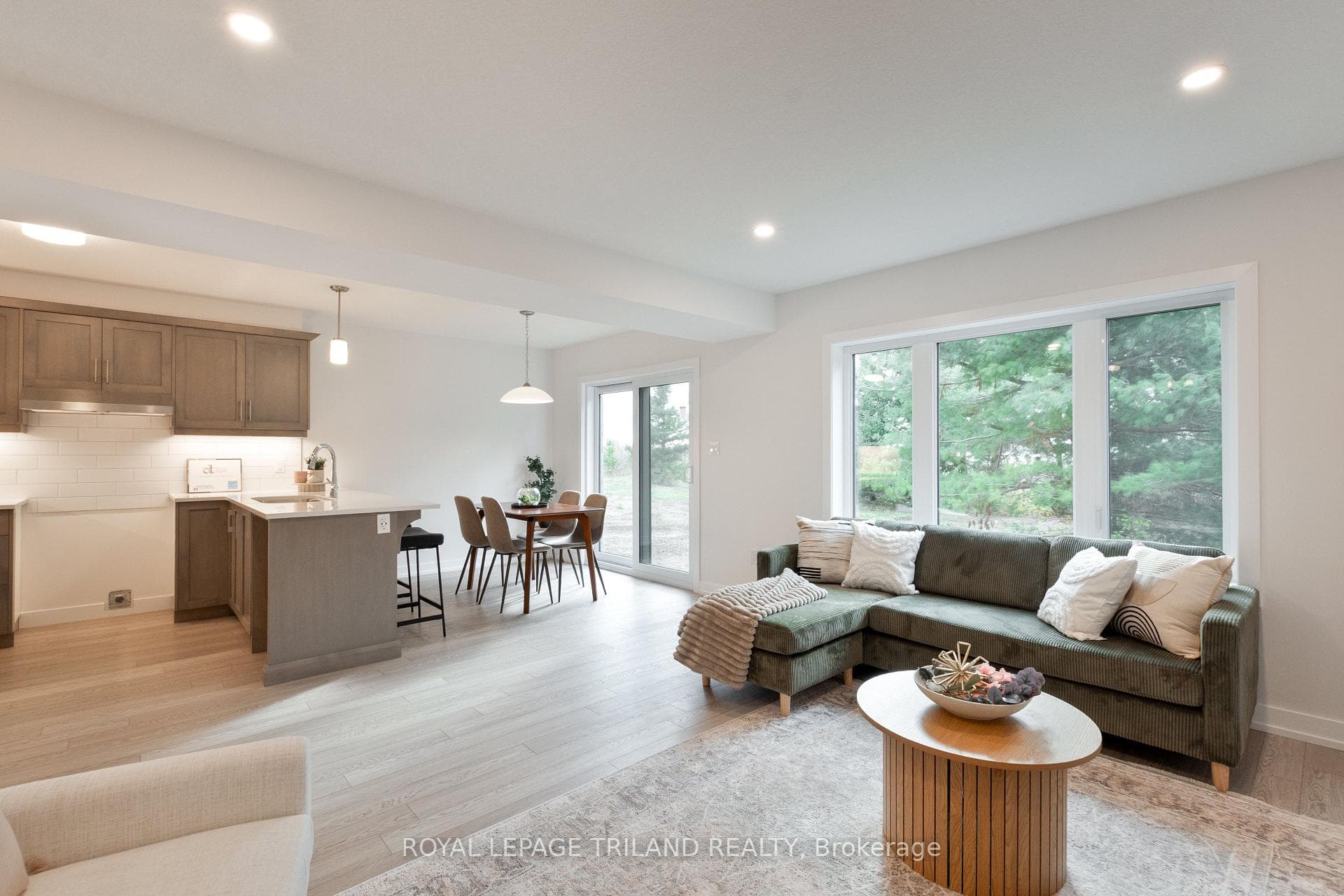 143 STYLES Drive photo 17