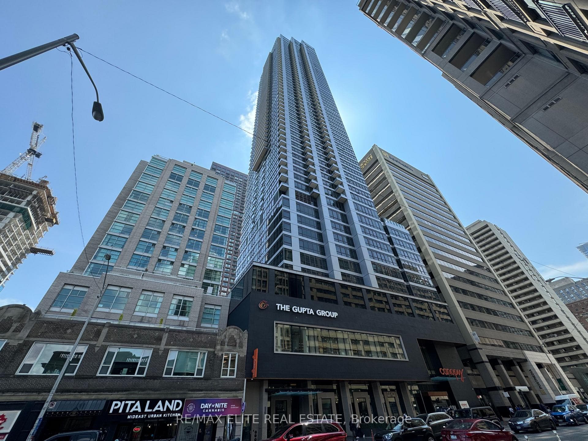 395 Bloor Street Unit 1811 photo 2