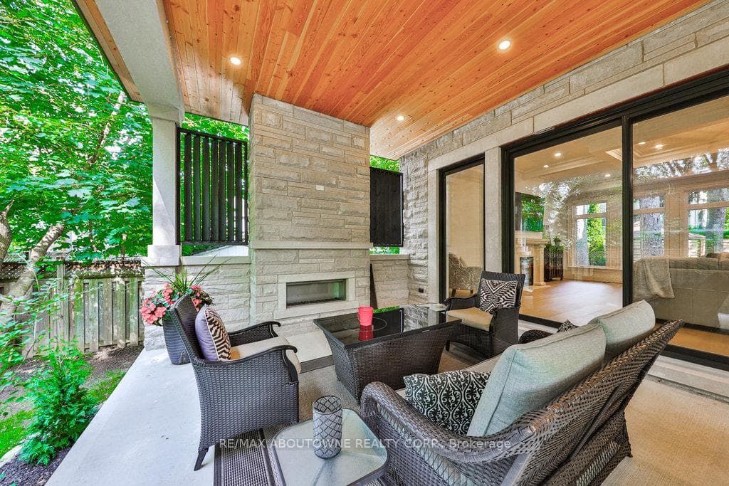 2409 Lakeshore Road photo 12
