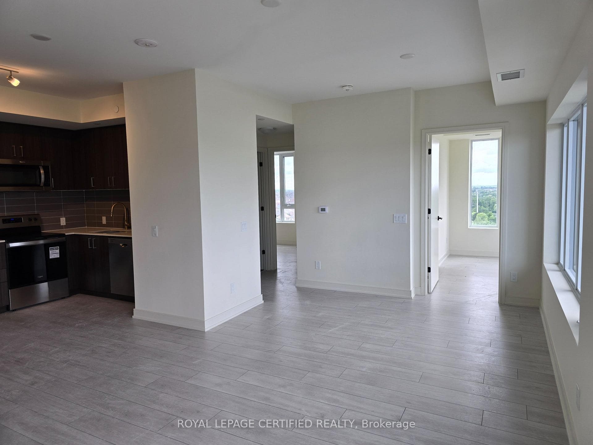 8010 Derry Road photo 14