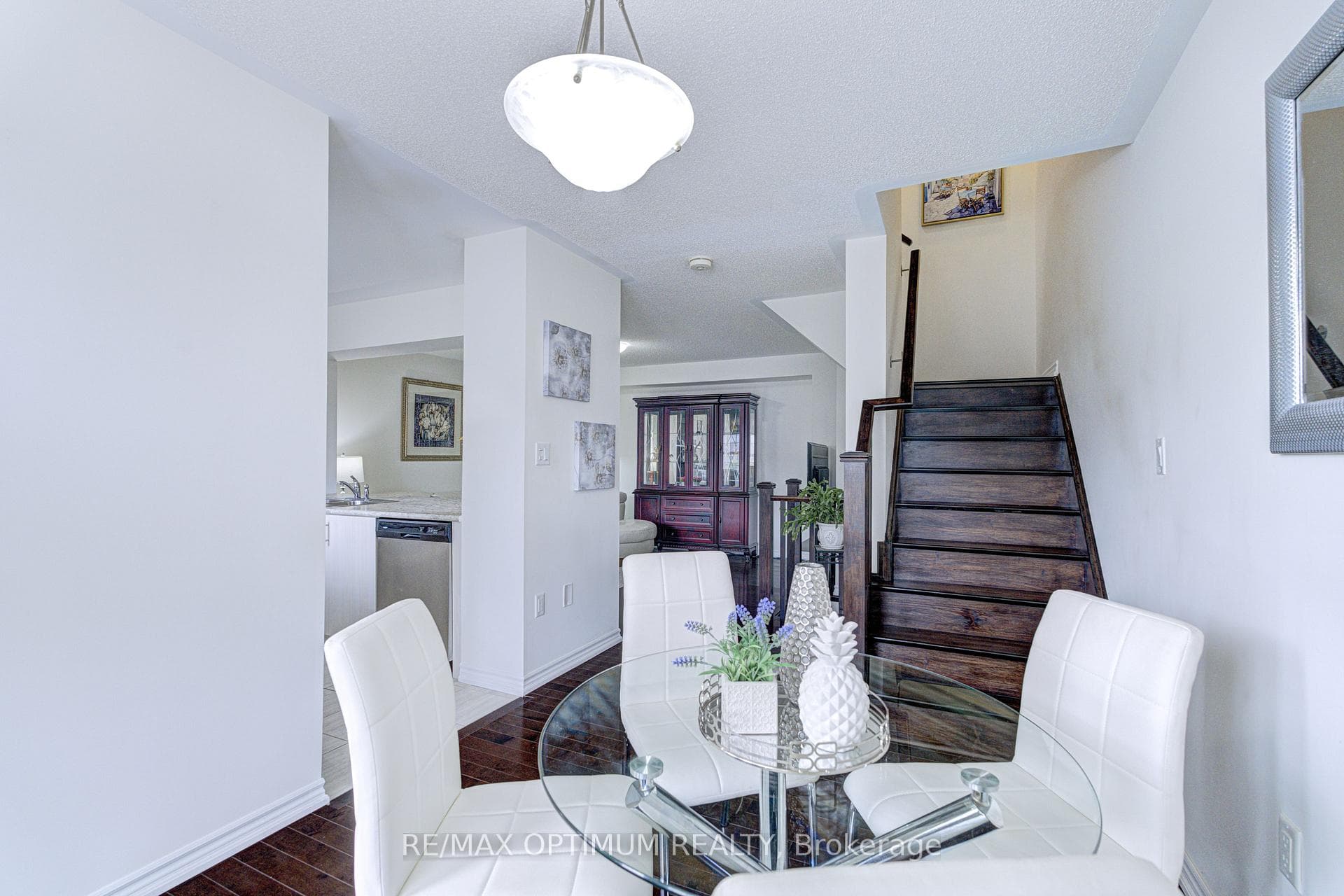 583 Laking Terrace photo 19