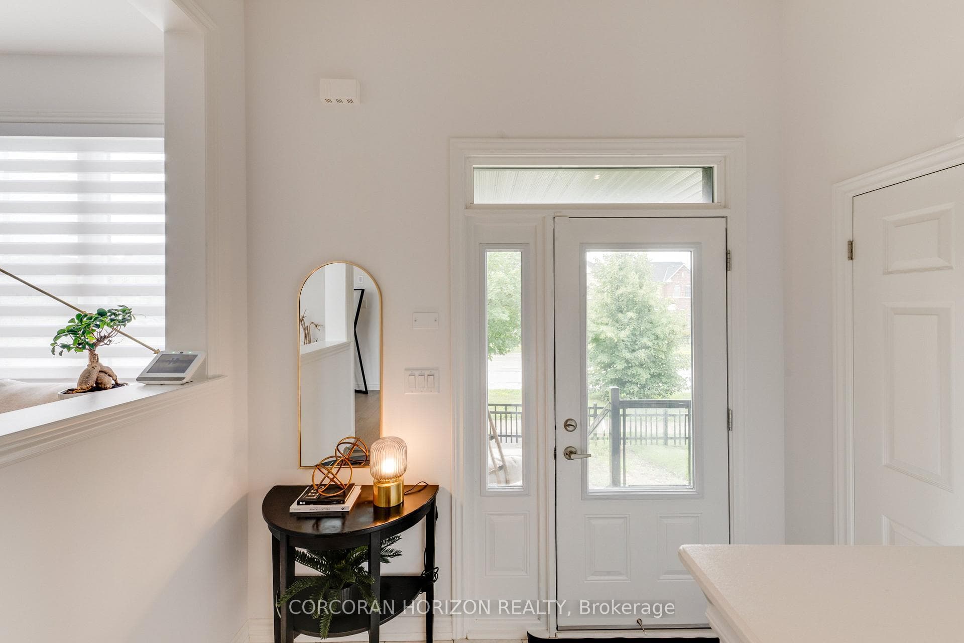 15 Mountainside Crescent photo 4