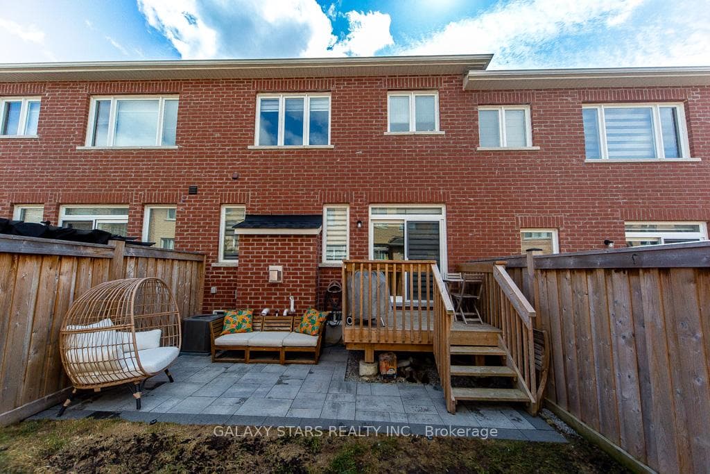 123 Boundary Boulevard photo 32