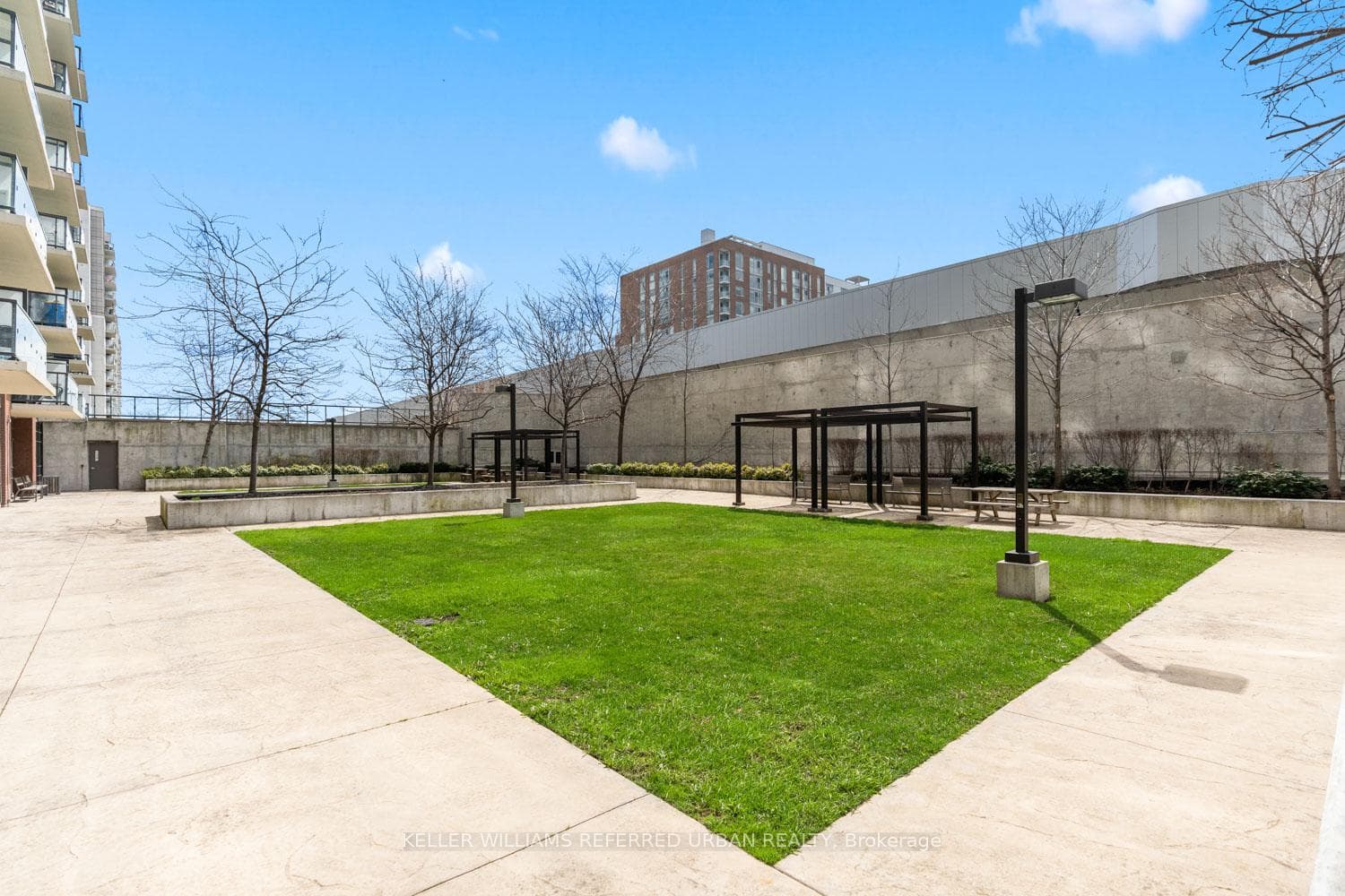 1420 Dupont Street Unit 811 photo 25